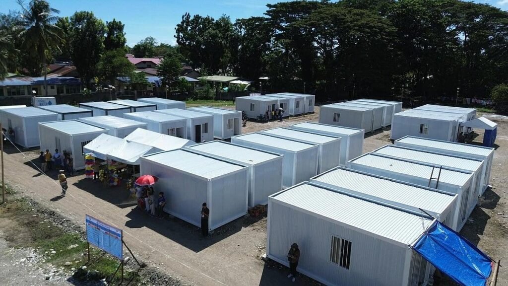 flat pack container house camp